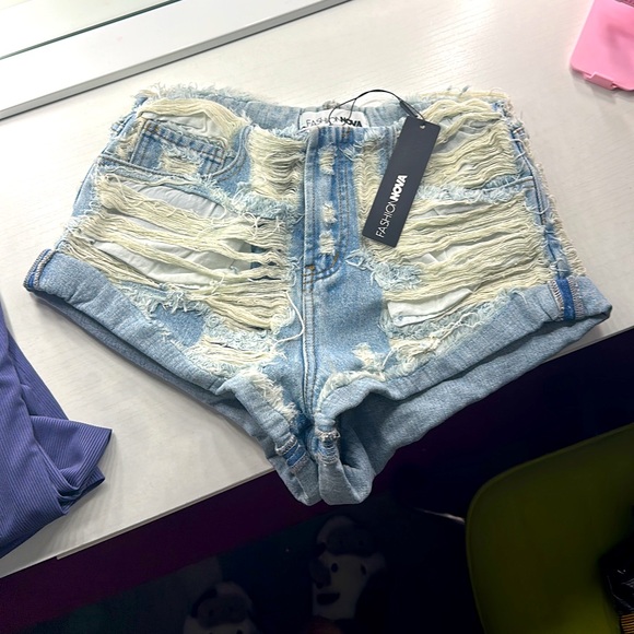 Brand New Fashion Nova Shorts - Picture 2 of 2